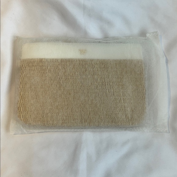 Tom Ford Beauty Raffia & White Leather Wristlet Pouch Clutch NEW